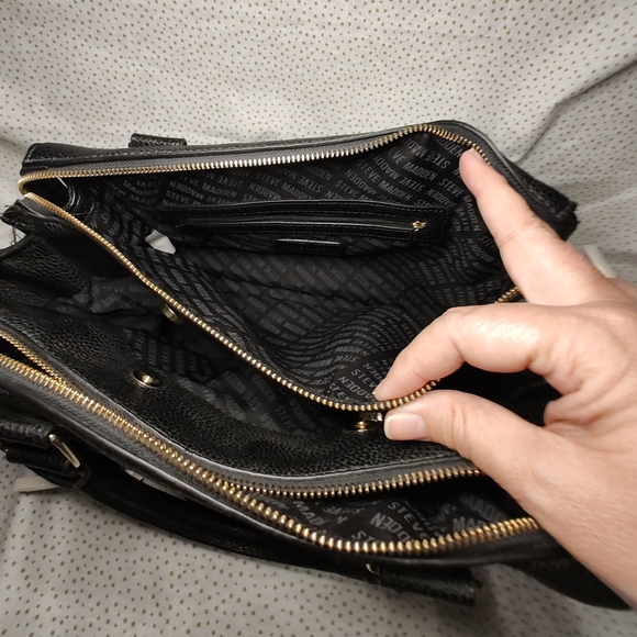 Stylish Steve Madden Black Satchel Handbag Purse. - Picture 13 of 16